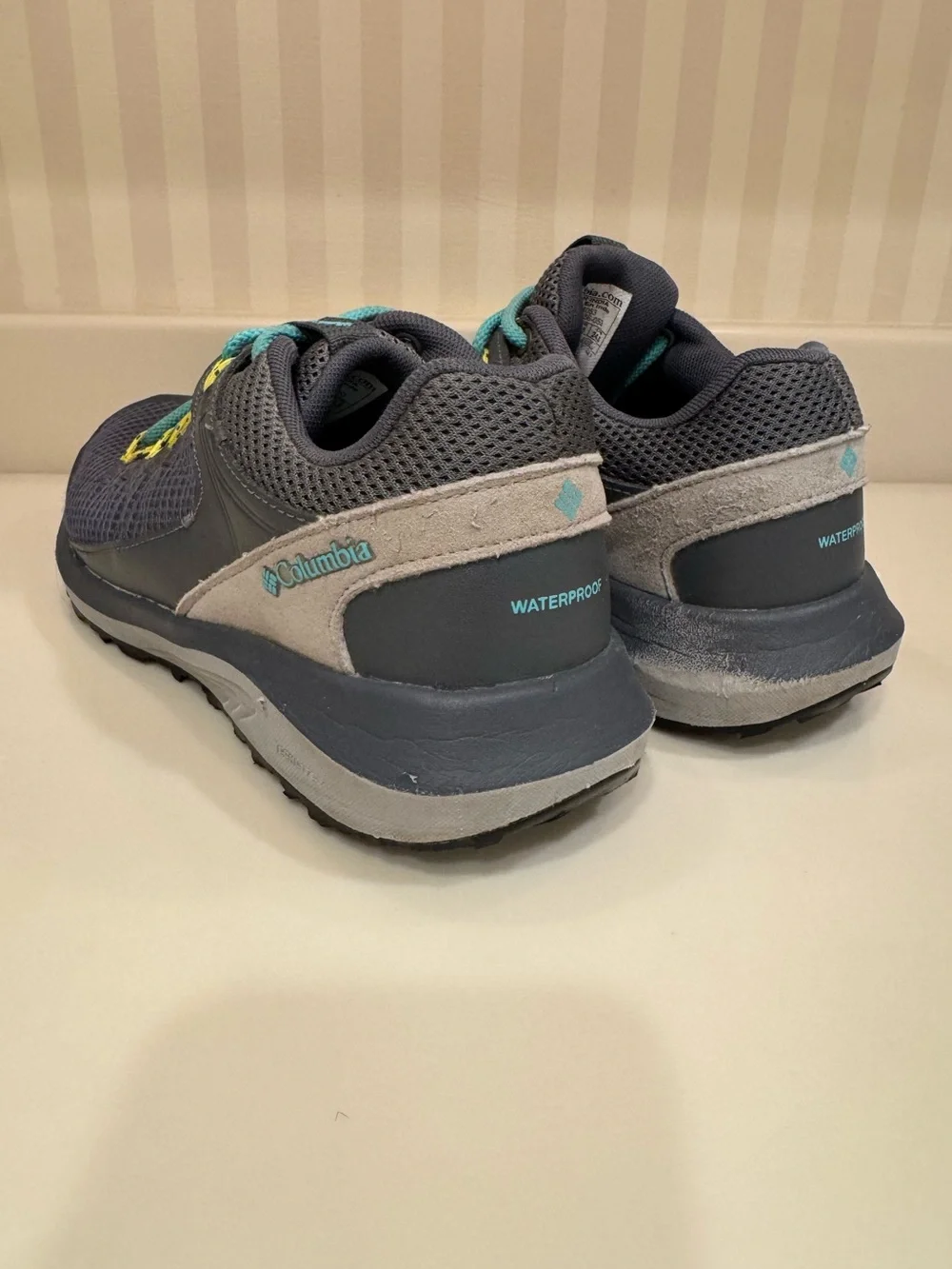 Columbia Women's Trailstorm Waterproof Hiking Shoe - Graphite/Dolphin Size 7 1/2